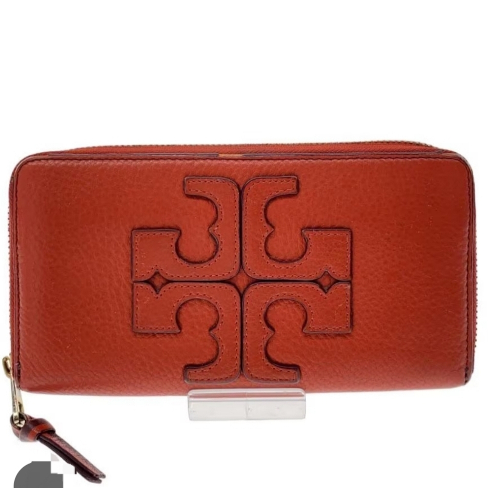 Tory Burch Berkeley Pebbled Leather Wallet.